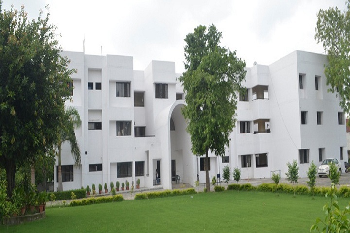 https://cache.careers360.mobi/media/colleges/social-media/media-gallery/8933/2019/3/4/Campus View of Central Institute of Plastics Engineering and Technology Hajipur_Campus-View.jpg